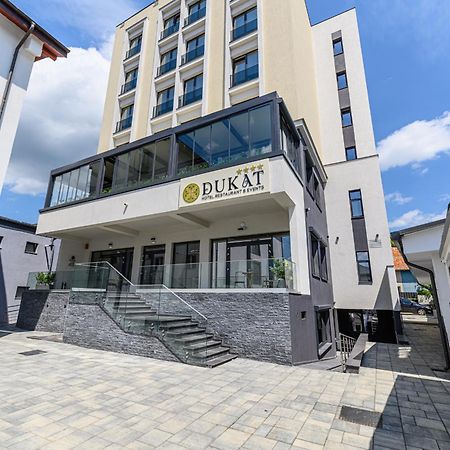 Hotel Dukat Gura Humorului Ngoại thất bức ảnh