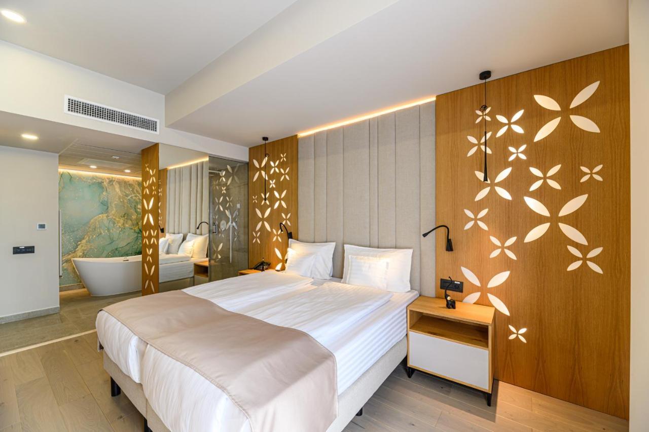 Hotel Dukat Gura Humorului Ngoại thất bức ảnh