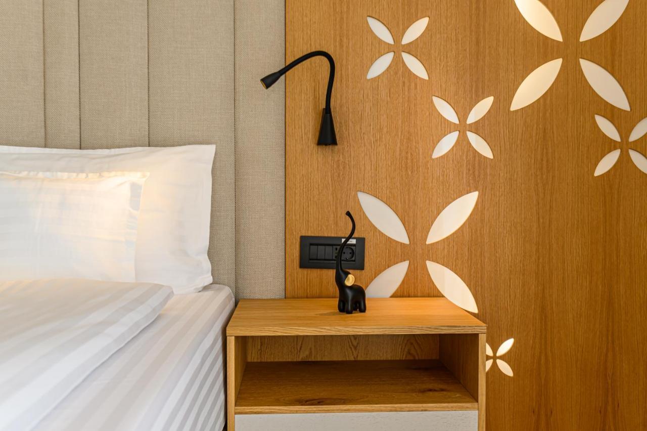 Hotel Dukat Gura Humorului Ngoại thất bức ảnh