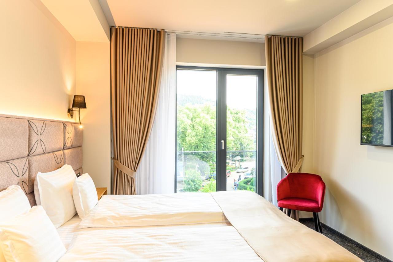 Hotel Dukat Gura Humorului Ngoại thất bức ảnh