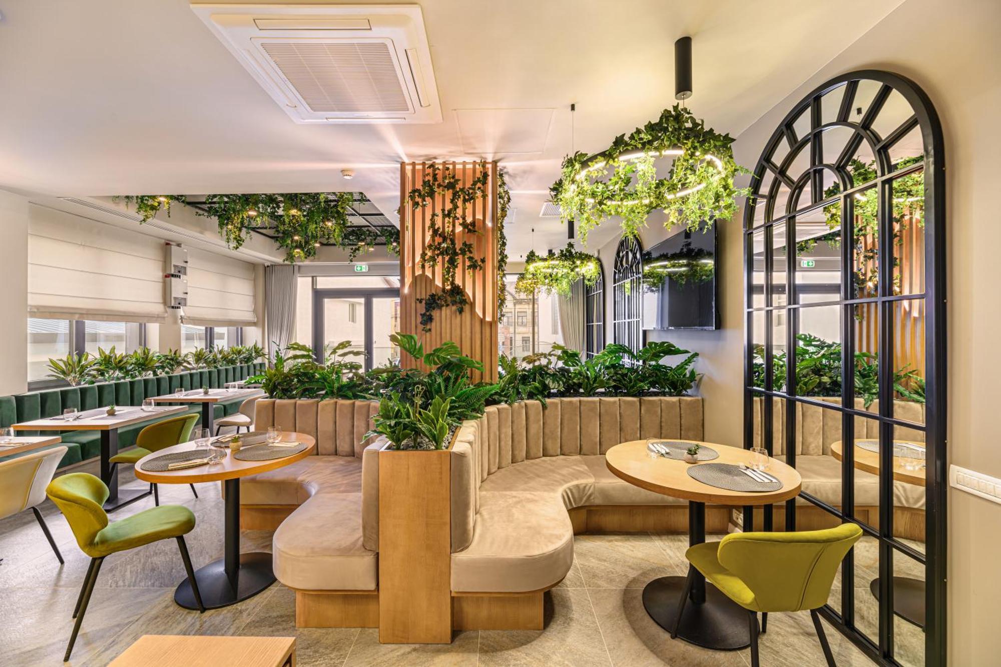 Hotel Dukat Gura Humorului Ngoại thất bức ảnh