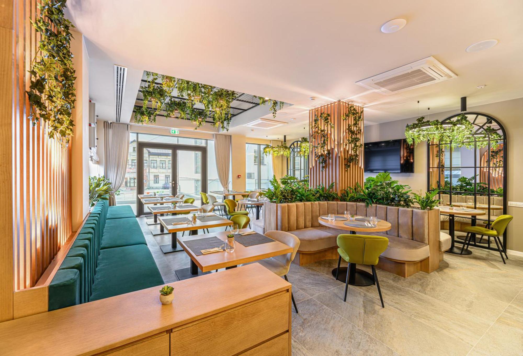 Hotel Dukat Gura Humorului Ngoại thất bức ảnh