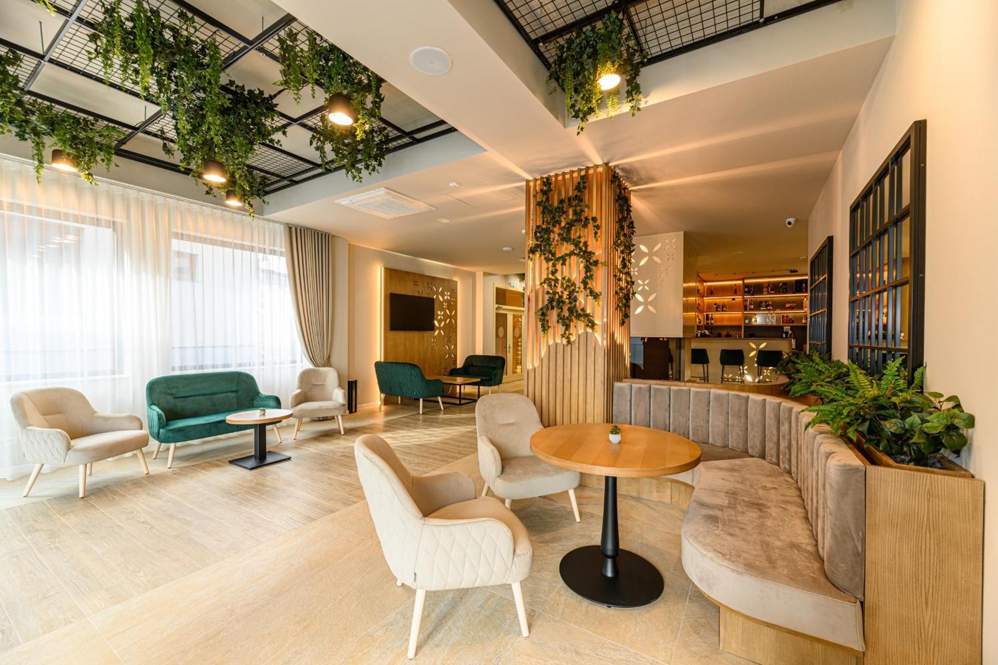Hotel Dukat Gura Humorului Ngoại thất bức ảnh