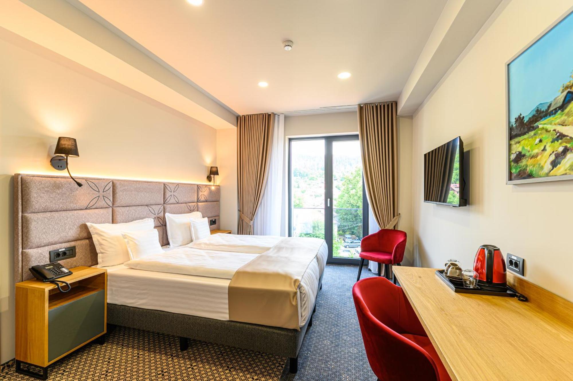 Hotel Dukat Gura Humorului Ngoại thất bức ảnh